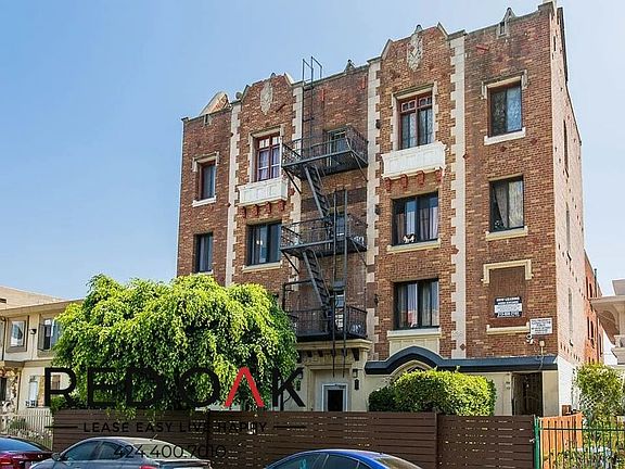 3rd image of 238 3/4 S Mariposa Ave #110