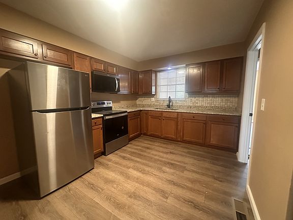 5th image of 26 Blackwell Ct #B