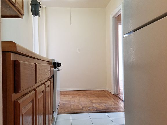 4th image of 110 Seaman Ave APT 7G