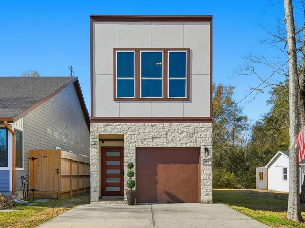 410 Peach St, Tomball, TX 77375