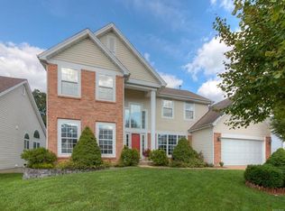 2127 Avalon Ridge Cir, Fenton, MO 63026
