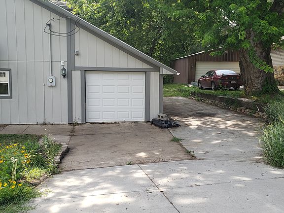 5th image of 22374 Weston Ave