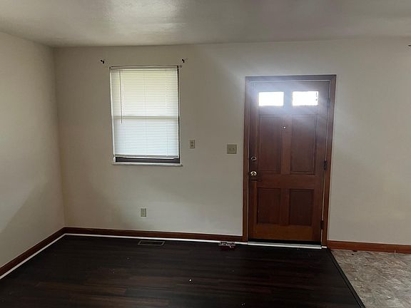 4th image of 2110 Wyoming St