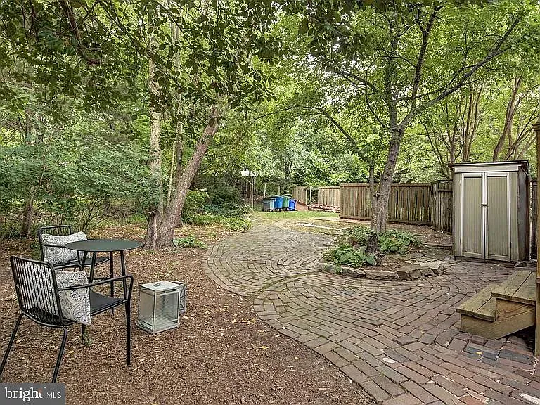 1121 Tyler Ave #1A — Photo 4