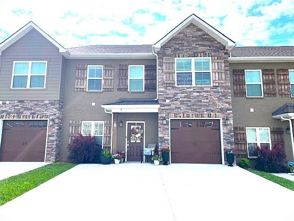 3rd image of 967 Horse Mountain Rd #1E