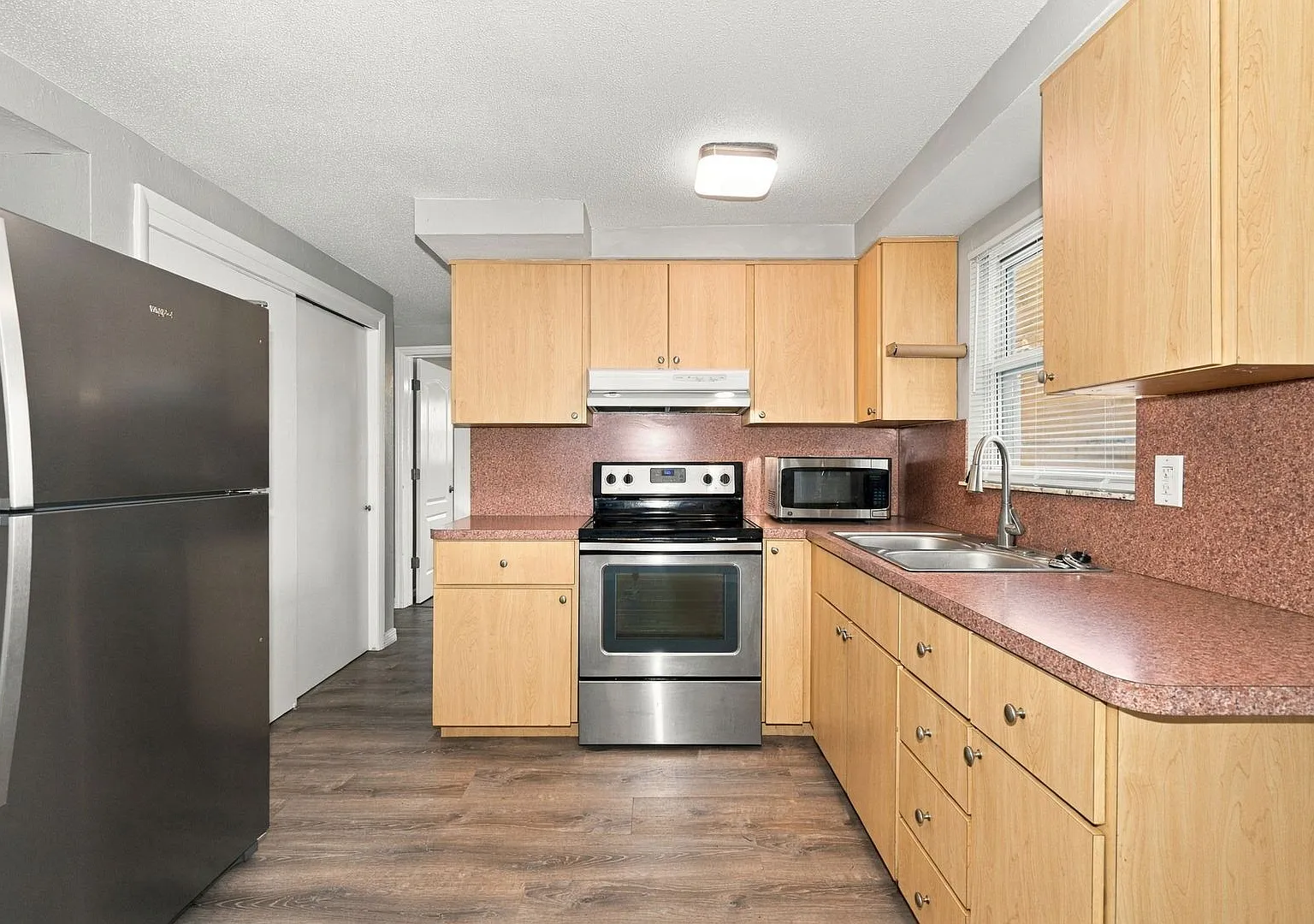 Cute 3 bedroom 1 bath — Photo 3