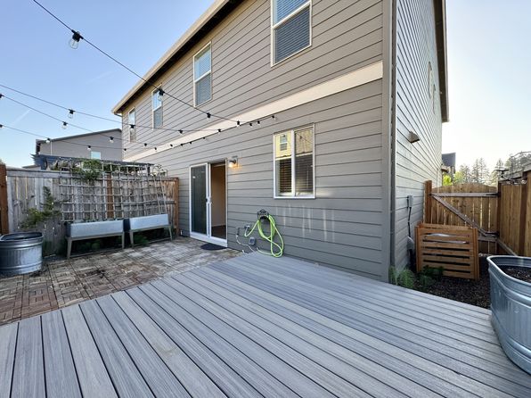 914 N 18th Ave, Cornelius, OR 97113