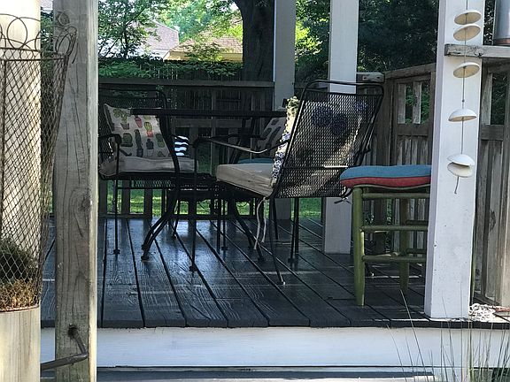 4th image of 415 Louisville St