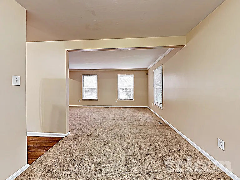 6311 Coach Hill Ln — Photo 6