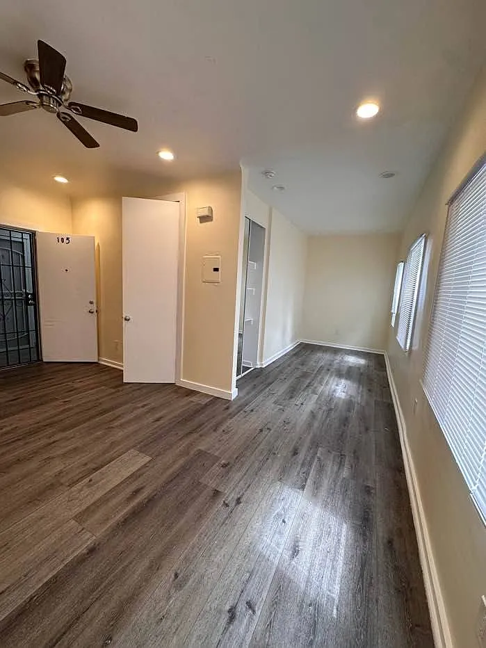 1103 W 64th St Los Angeles, CA 90044 — Photo 3