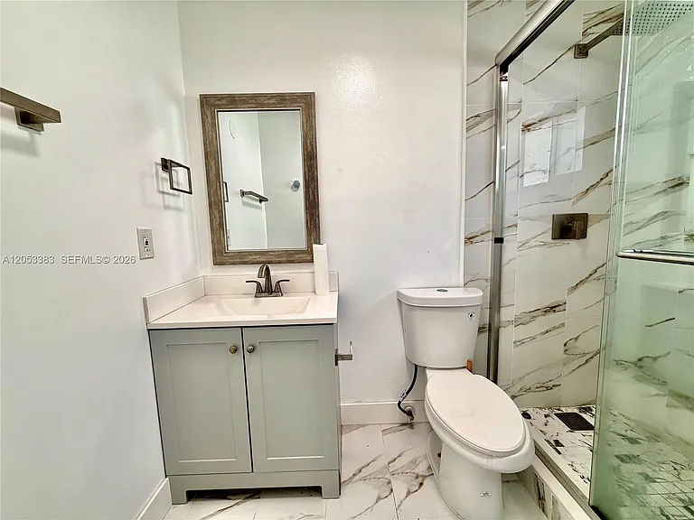 905 SE 13th St #2 — Photo 16
