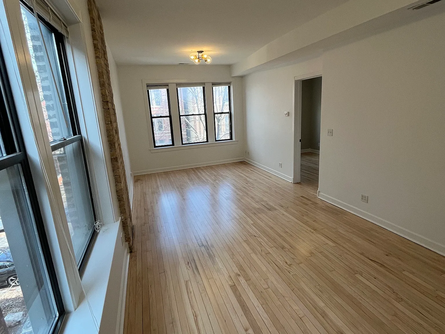 2 bed, 1000 sqft, $3,200 — Photo 4
