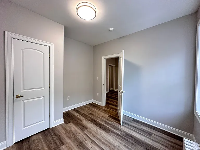 384-86 Baldwin Ave #2 — Photo 7