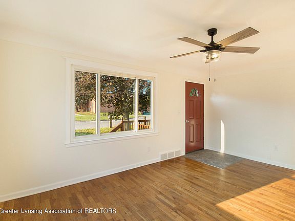4th image of 4224 Woodworth Ave