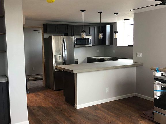 3rd image of 1300 W Gill Pl