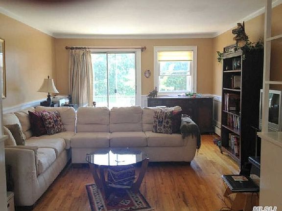 3rd image of 5211 Wilshire Ln