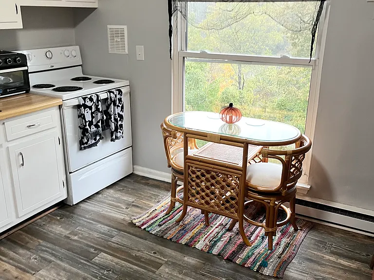 139-6 Kitchen