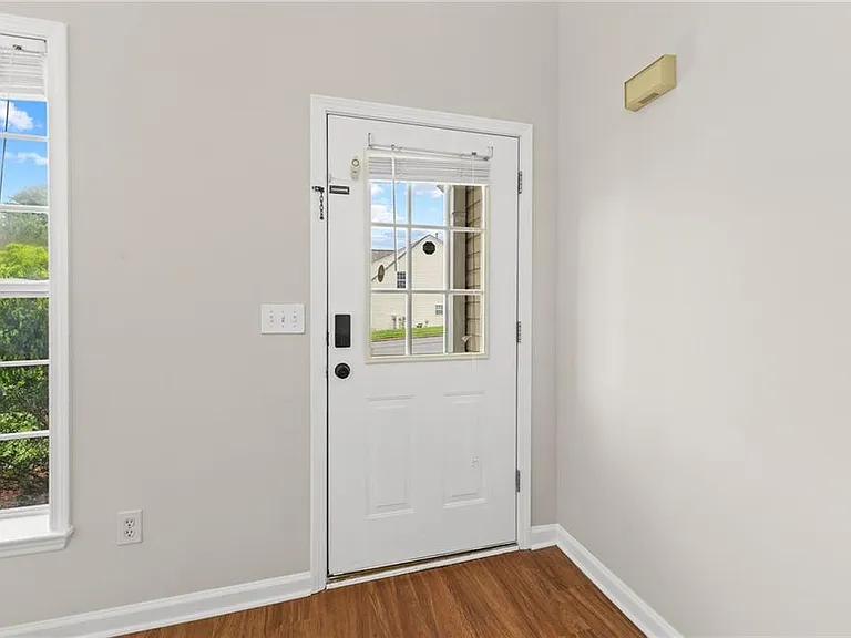 2704 Regent Walk Dr — Photo 3