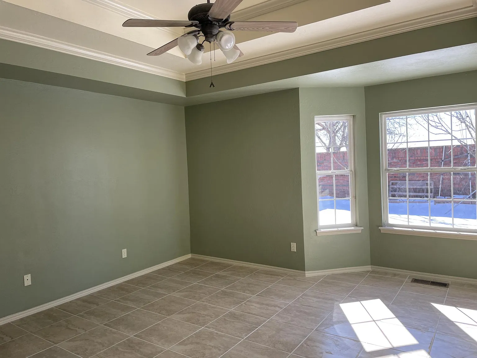3 bed, 2.5 bath, 2549 sqft, $2,500 — Photo 2