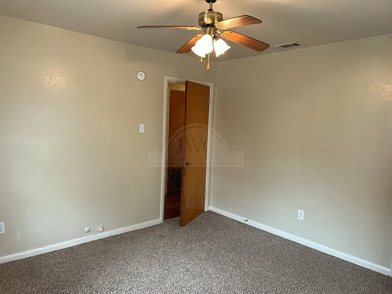 408 Allen St — Photo 18