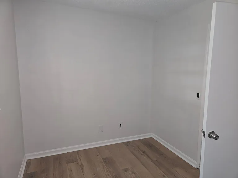 436 N Royal Tower Dr — Photo 21