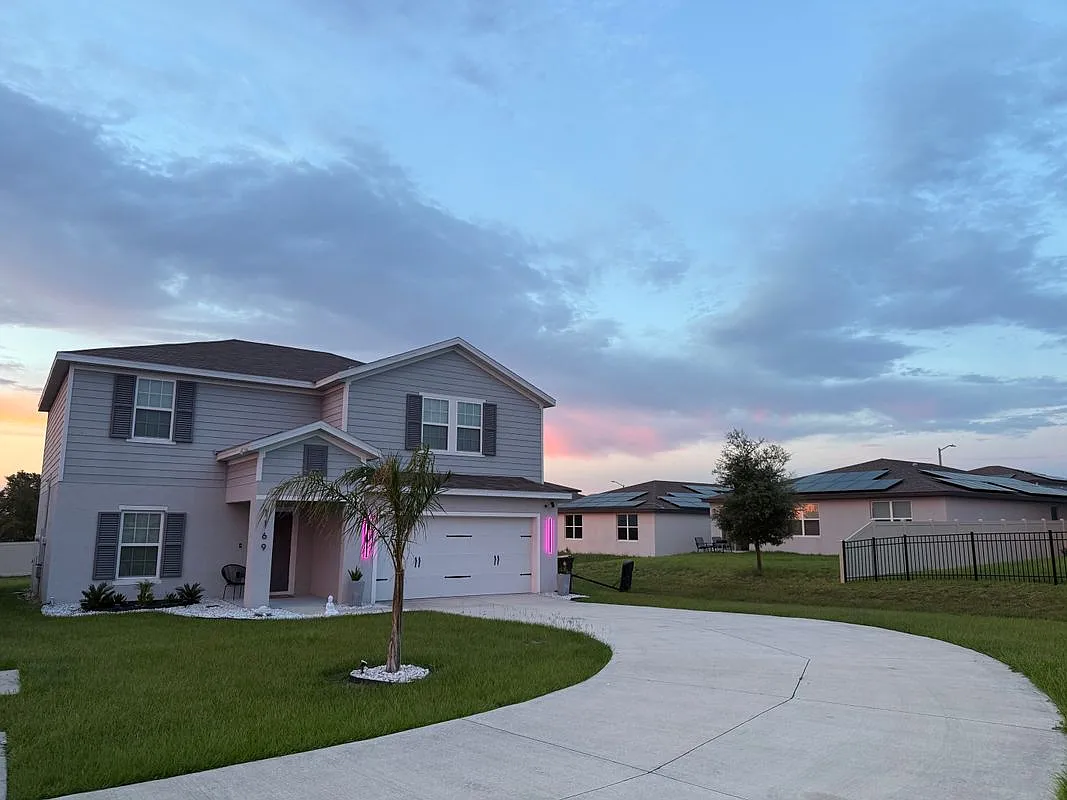 4 bed, 2.0 bath, 2253 sqft, $2,500 — Photo 1