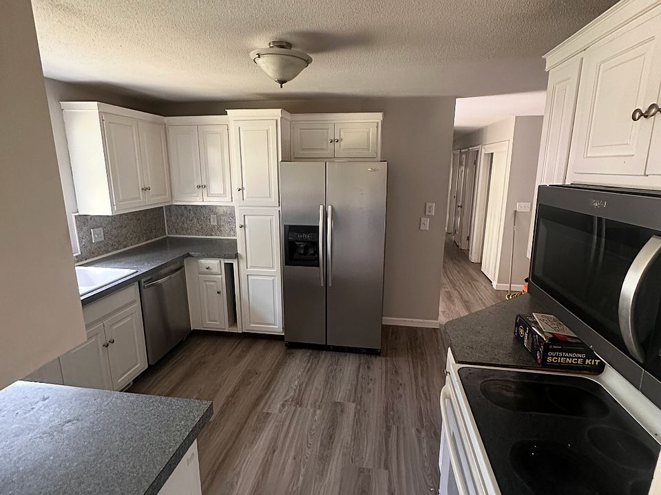 2nd image of 23 Winsor Rd