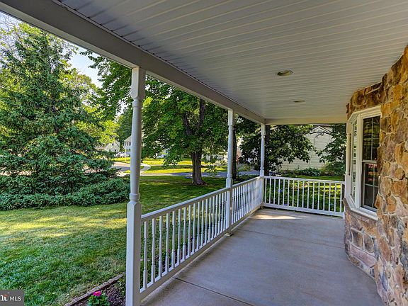 3rd image of 117 Olde Pilgrim Rd