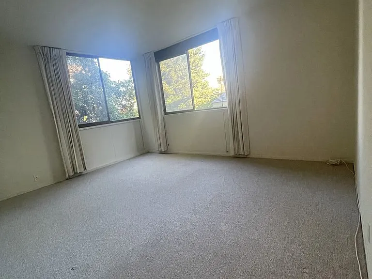1550 Walnut St #3 — Photo 8