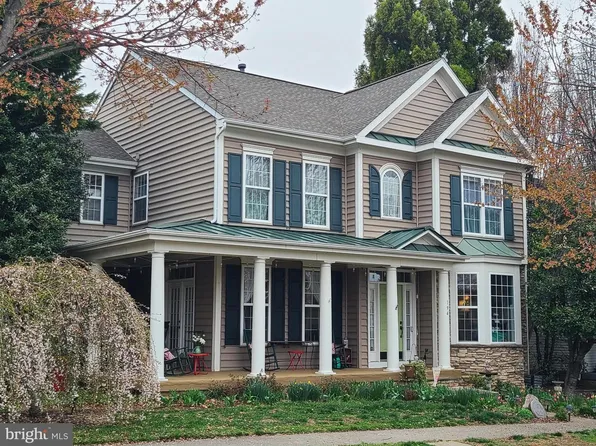 194 Braddock St, Charles Town, WV 25414