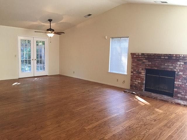 2nd image of 728 Victorian Park Dr
