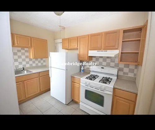 244 Kelton St #16T Photo 1
