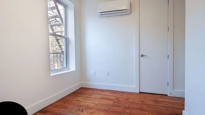 Rented by Nooklyn NYC LLC | media 13