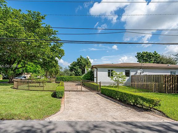 4th image of 589 Miller Dr