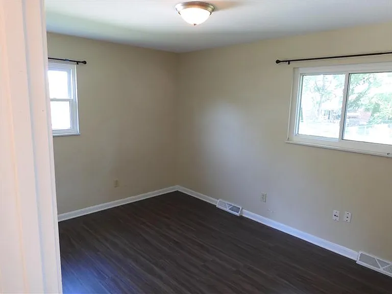 8442 Summer Pl — Photo 22