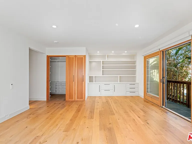 33 E Reef St #4 — Photo 19