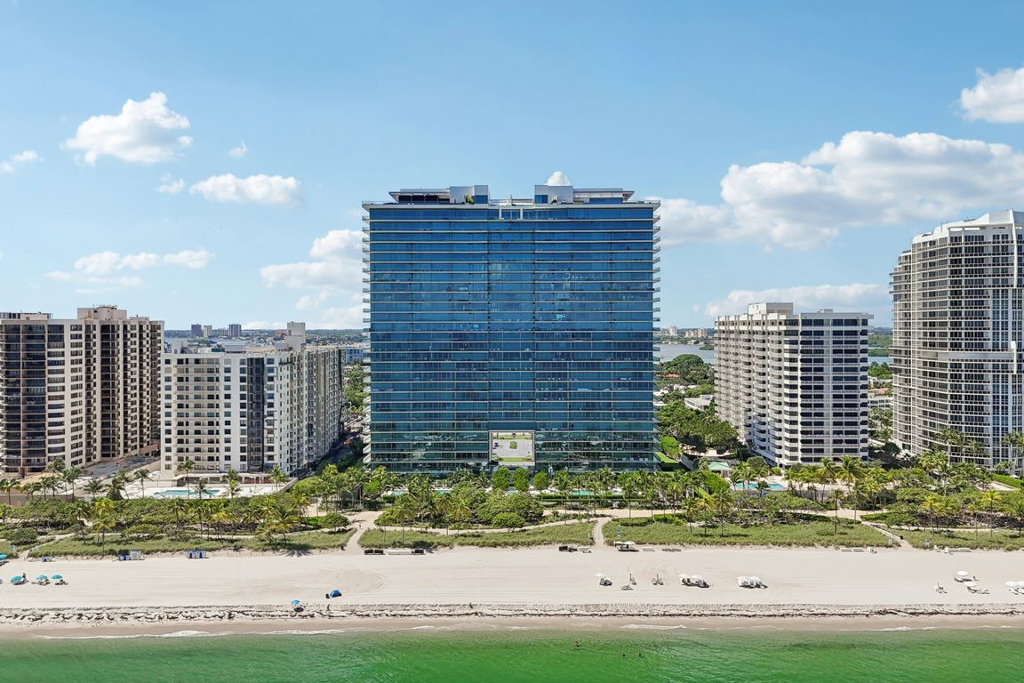 Collins Ave 1503-S2709-001.jpg