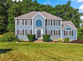 47 Burns Hill Dr, Dracut, MA 01826