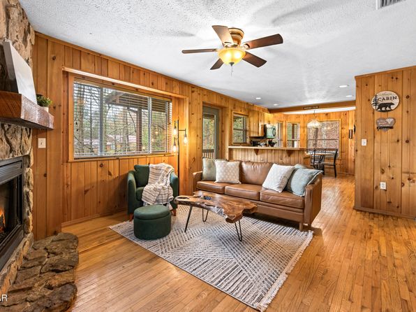 209 Teaberry Ln, Gatlinburg, TN 37738