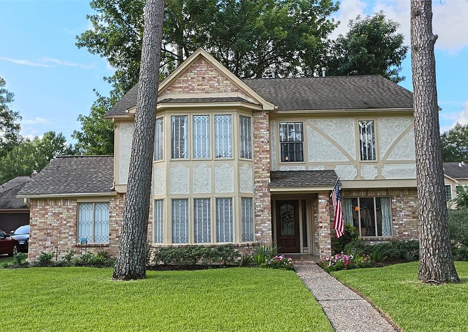 Welcome home to 12031 Normont!