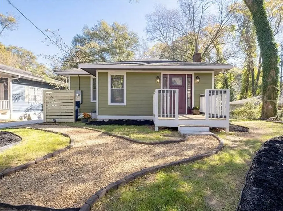 763 Center Hill Ave NW — Photo 4