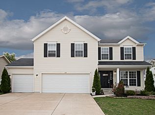 125 Berry Manor Cir, Saint Peters, MO 63376