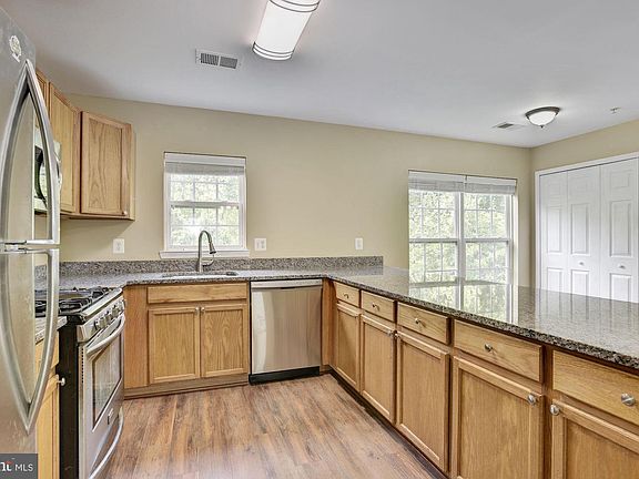 5th image of 10444 Damascus Park Ln #M14