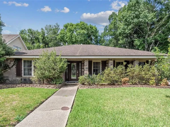 61 Park Timbers Dr, New Orleans, LA 70131