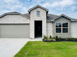 9400 Mountain Pass Dr, Fort Worth, TX 76108