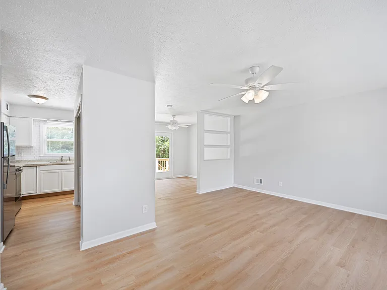 11413 Deham Dr — Photo 8