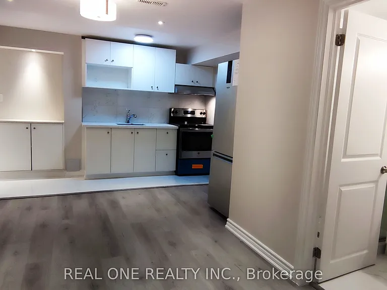 22 Cloverridge Ave #B — Photo 2