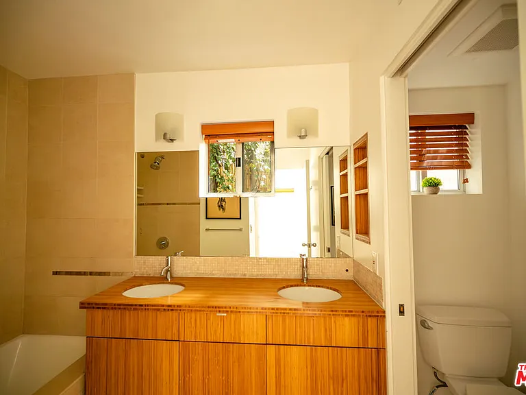 656 Angelus Pl — Photo 10