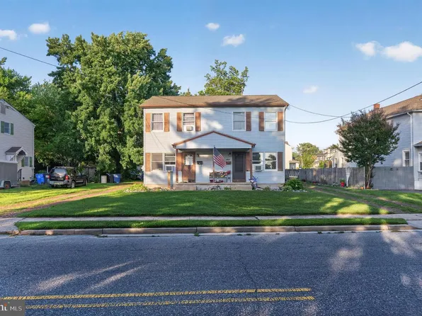 707 N Forklanding Rd, Maple Shade, NJ 08052