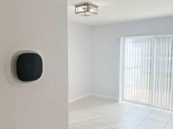 2400 NW 98th Ln, Fort Lauderdale, FL 33322